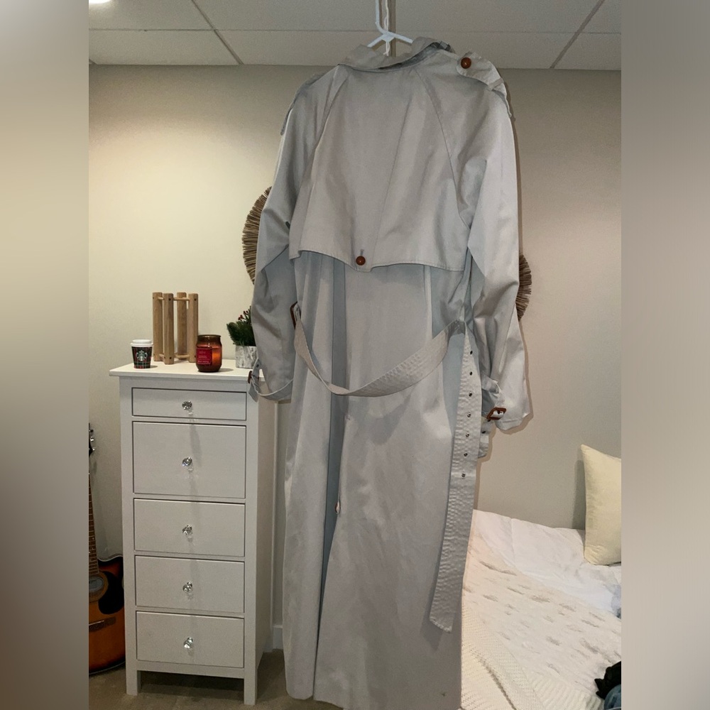 Chic Stylish Second Hand Coat (Large) - image 3